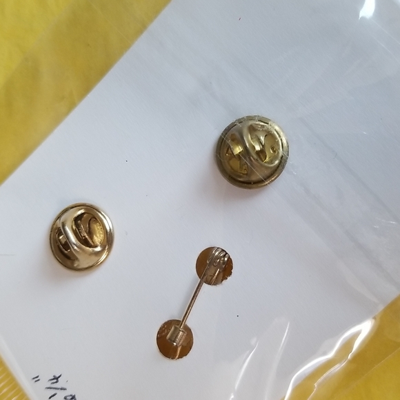 ROSES, JESUS, 3 LAPEL PINS Religious - Picture 4 of 4